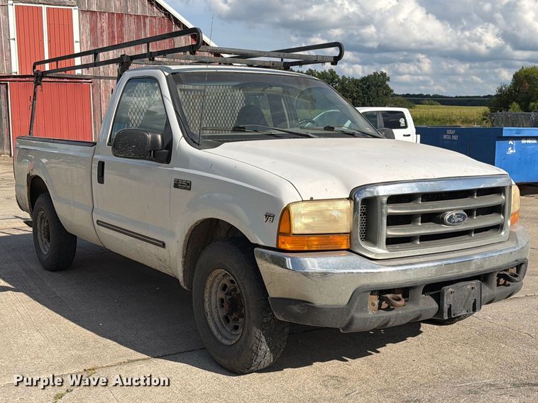 image for item DZ4834 2000 Ford F250 Super Duty XL pickup truck