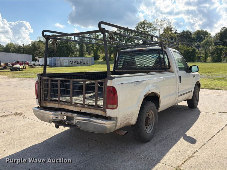 image for item DZ4834 2000 Ford F250 Super Duty XL pickup truck