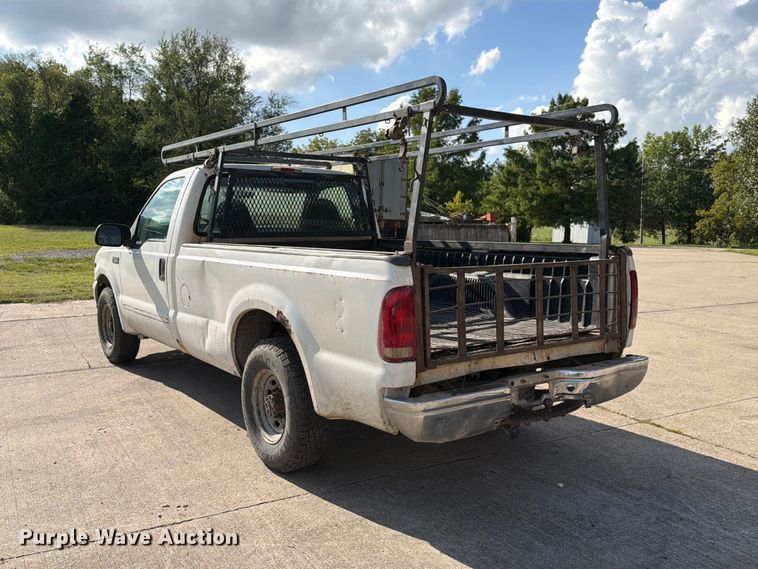 image for item DZ4834 2000 Ford F250 Super Duty XL pickup truck