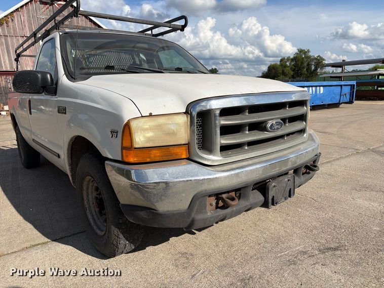 image for item DZ4834 2000 Ford F250 Super Duty XL pickup truck
