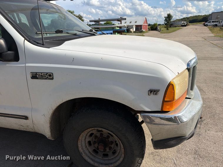 image for item DZ4834 2000 Ford F250 Super Duty XL pickup truck