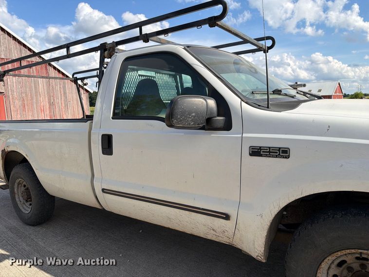 image for item DZ4834 2000 Ford F250 Super Duty XL pickup truck