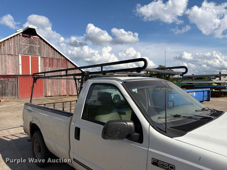 image for item DZ4834 2000 Ford F250 Super Duty XL pickup truck
