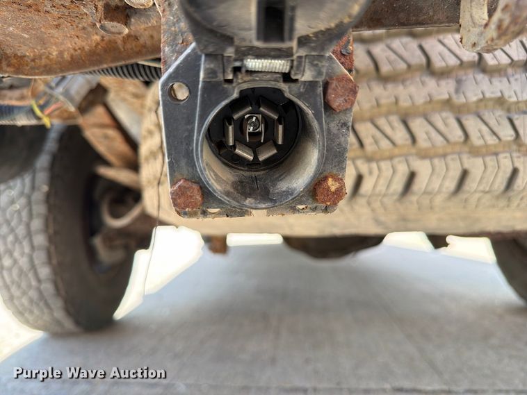 image for item DZ4834 2000 Ford F250 Super Duty XL pickup truck