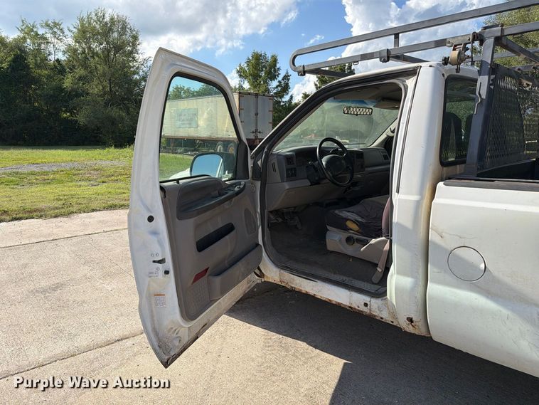 image for item DZ4834 2000 Ford F250 Super Duty XL pickup truck