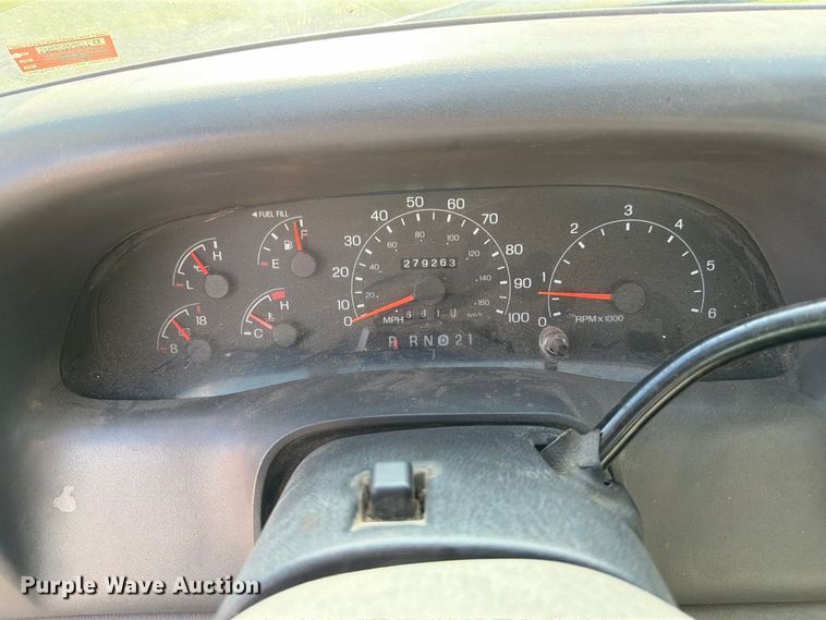 image for item DZ4834 2000 Ford F250 Super Duty XL pickup truck