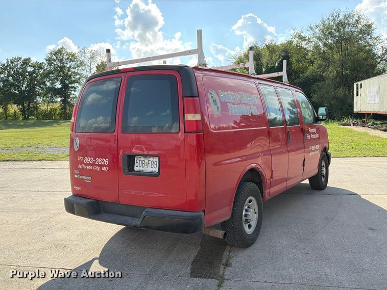 image for item DZ4835 2011 Chevrolet Express 2500 van