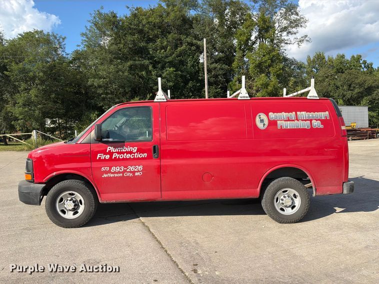 image for item DZ4835 2011 Chevrolet Express 2500 van
