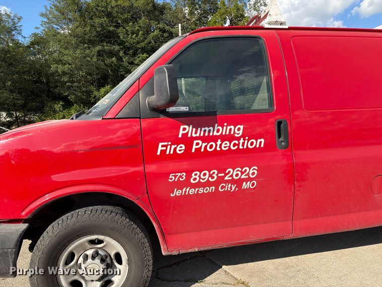 image for item DZ4835 2011 Chevrolet Express 2500 van