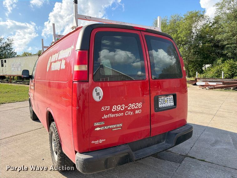 image for item DZ4835 2011 Chevrolet Express 2500 van