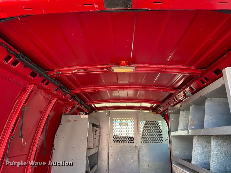 image for item DZ4835 2011 Chevrolet Express 2500 van