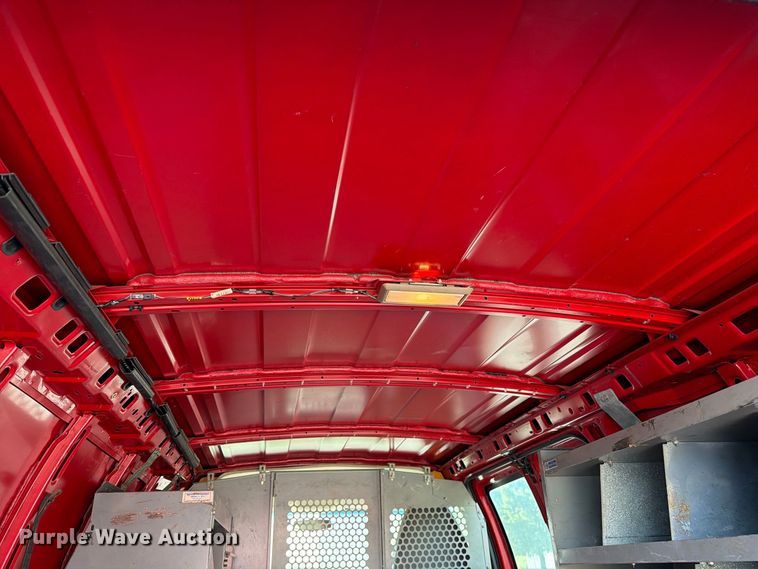 image for item DZ4835 2011 Chevrolet Express 2500 van