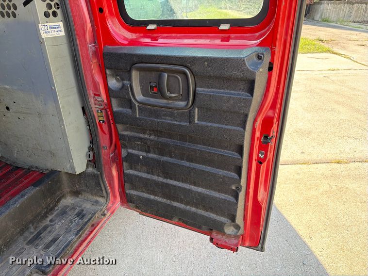 image for item DZ4835 2011 Chevrolet Express 2500 van