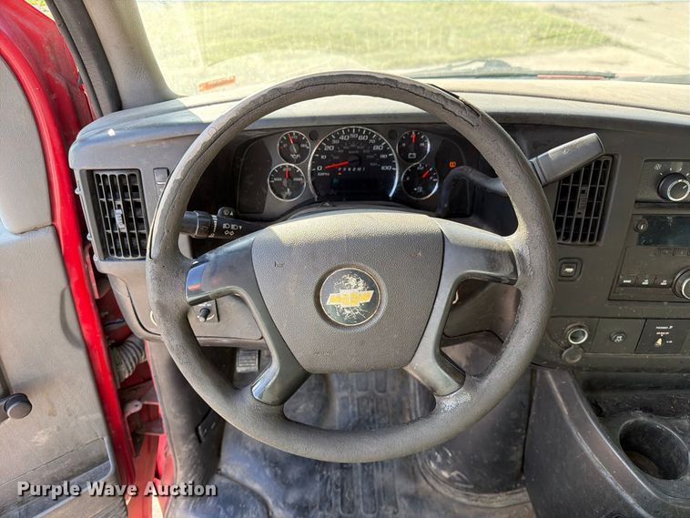 image for item DZ4835 2011 Chevrolet Express 2500 van