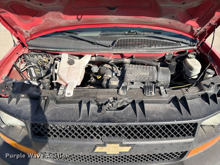 image for item DZ4835 2011 Chevrolet Express 2500 van
