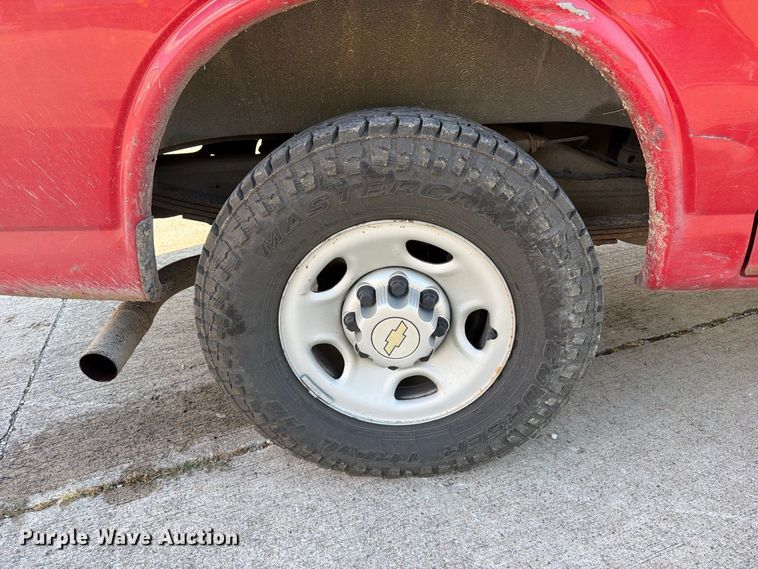 image for item DZ4835 2011 Chevrolet Express 2500 van
