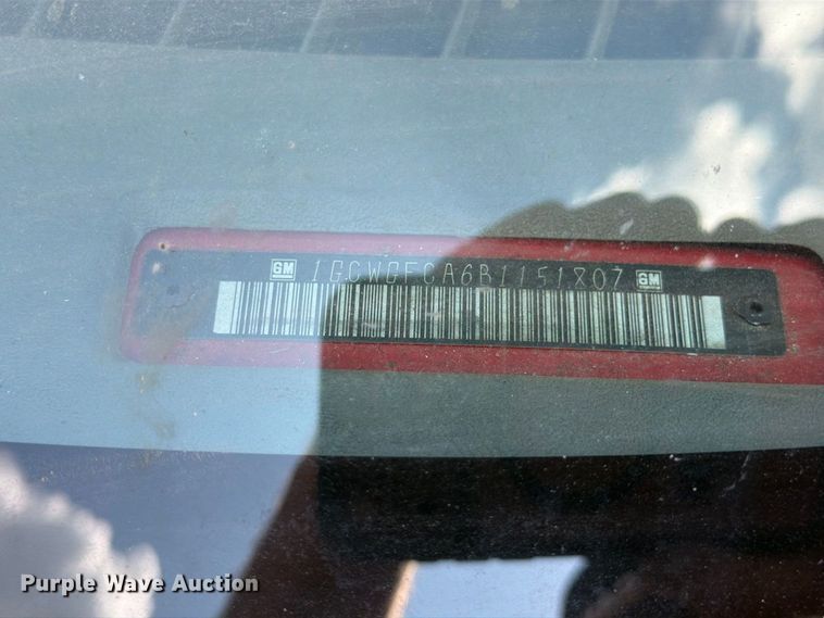 image for item DZ4835 2011 Chevrolet Express 2500 van