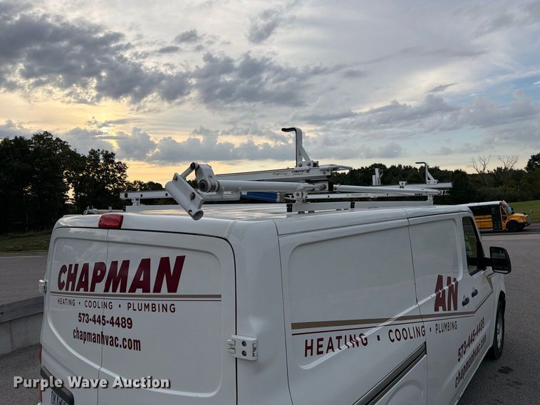 image for item DZ4837 2017 Nissan NV 1500 van