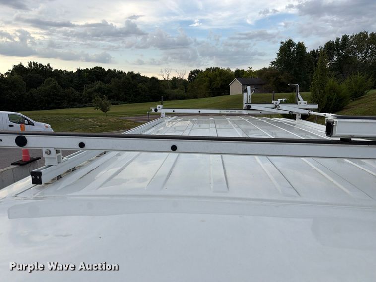 image for item DZ4837 2017 Nissan NV 1500 van