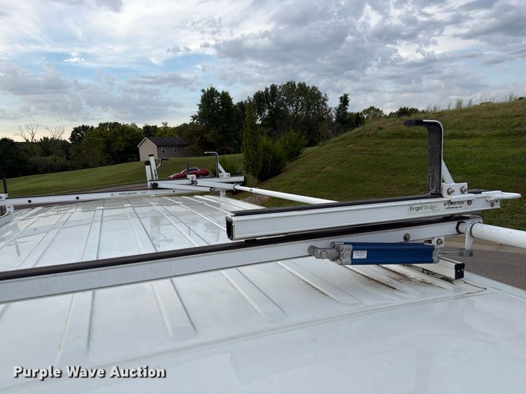 image for item DZ4837 2017 Nissan NV 1500 van