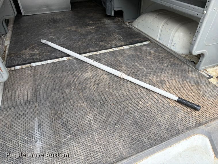 image for item DZ4837 2017 Nissan NV 1500 van