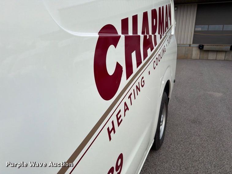 image for item DZ4837 2017 Nissan NV 1500 van