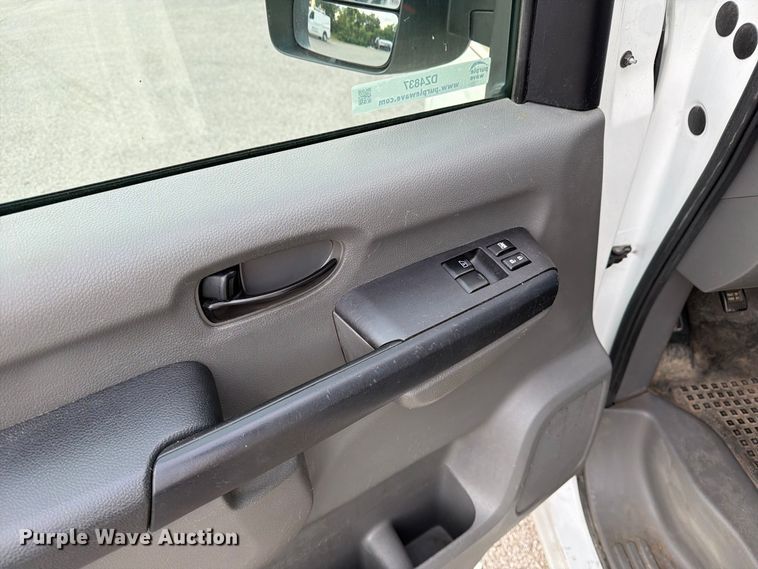 image for item DZ4837 2017 Nissan NV 1500 van