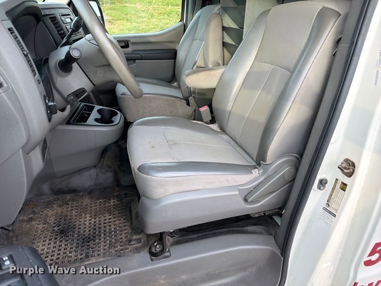 image for item DZ4837 2017 Nissan NV 1500 van