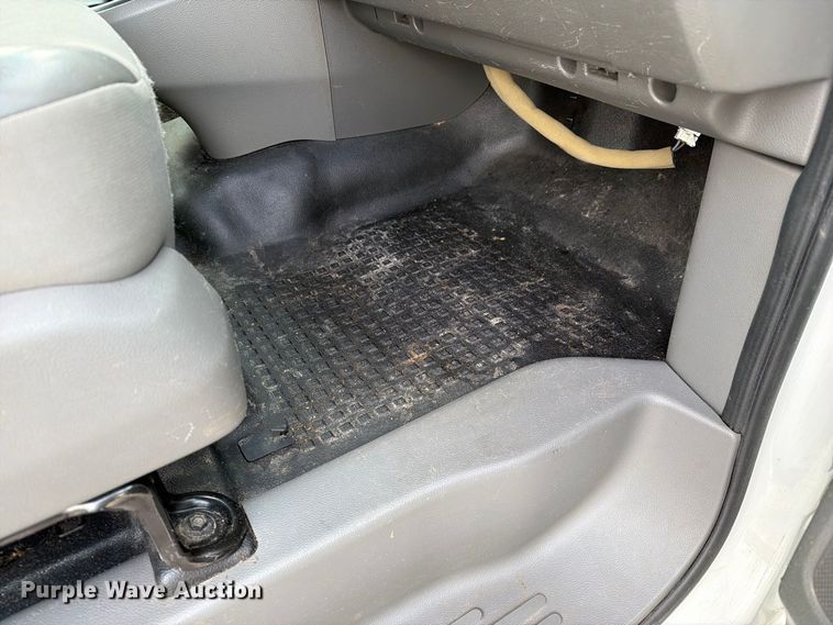 image for item DZ4837 2017 Nissan NV 1500 van