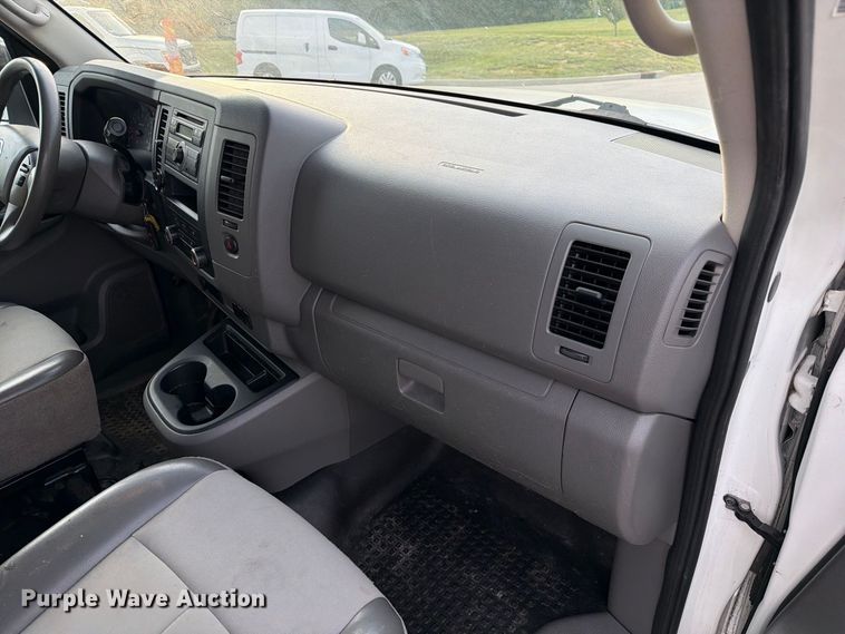 image for item DZ4837 2017 Nissan NV 1500 van