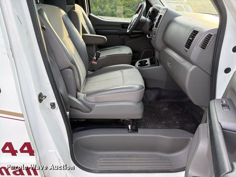 image for item DZ4837 2017 Nissan NV 1500 van
