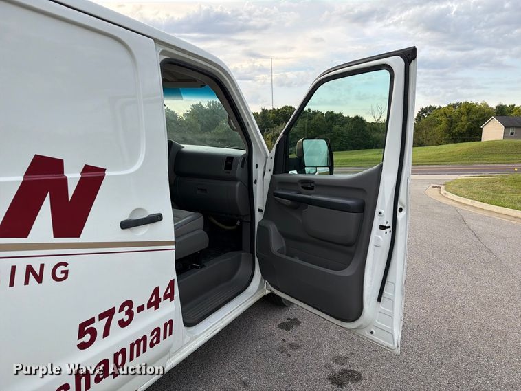 image for item DZ4837 2017 Nissan NV 1500 van