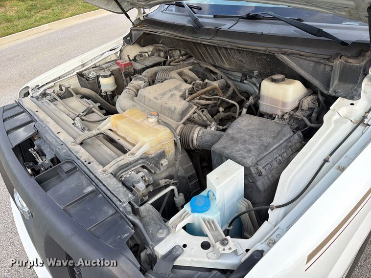 image for item DZ4837 2017 Nissan NV 1500 van
