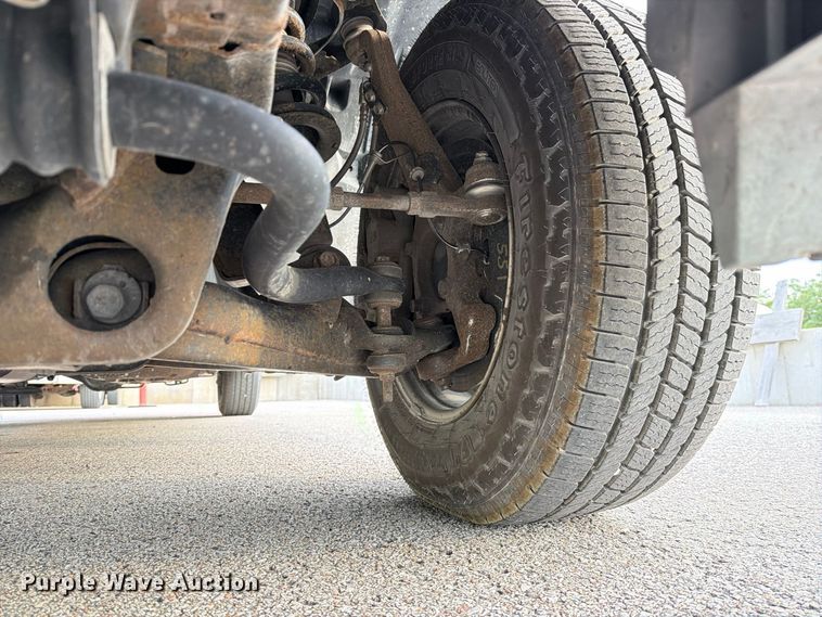 image for item DZ4837 2017 Nissan NV 1500 van