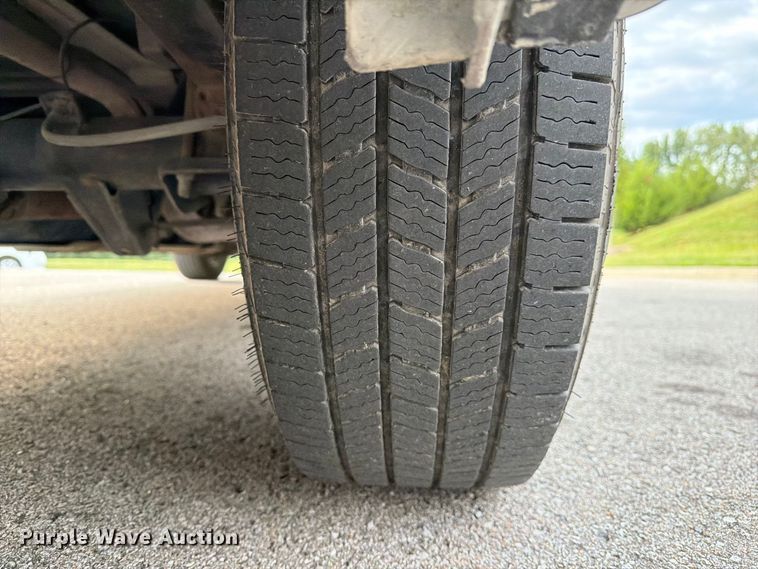 image for item DZ4837 2017 Nissan NV 1500 van