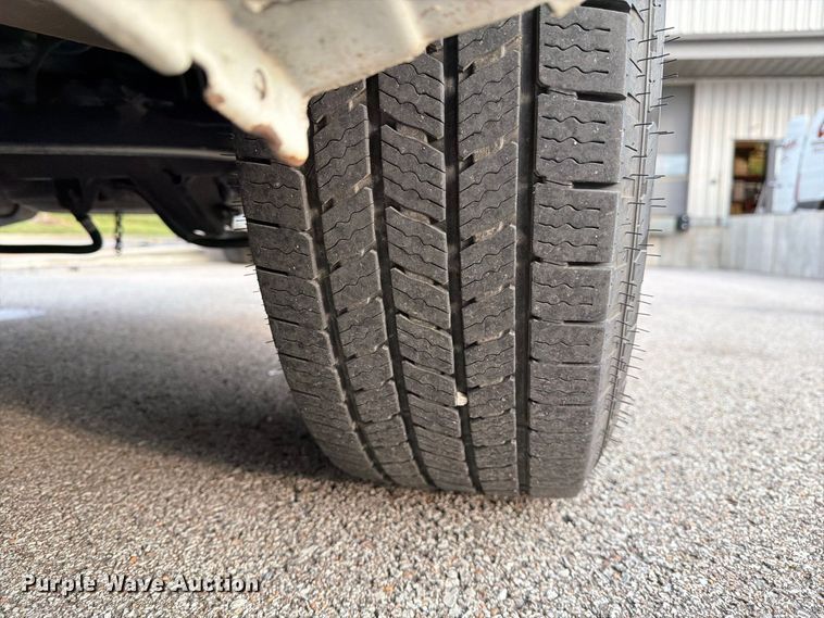 image for item DZ4837 2017 Nissan NV 1500 van