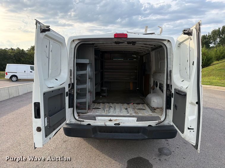 image for item DZ4838 2016 Nissan NV 1500 van
