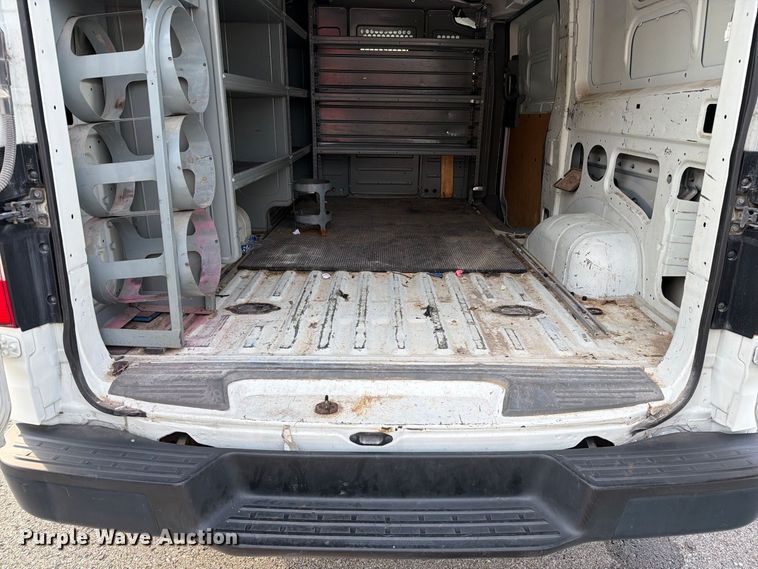 image for item DZ4838 2016 Nissan NV 1500 van