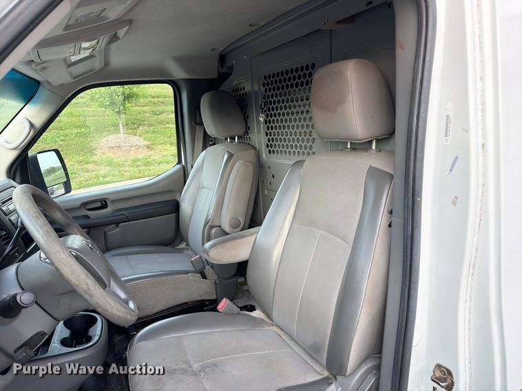 image for item DZ4838 2016 Nissan NV 1500 van