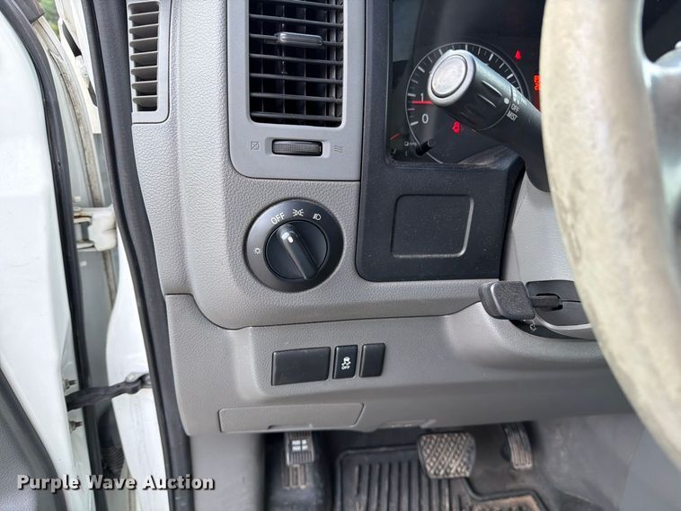 image for item DZ4838 2016 Nissan NV 1500 van