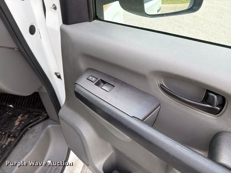 image for item DZ4838 2016 Nissan NV 1500 van
