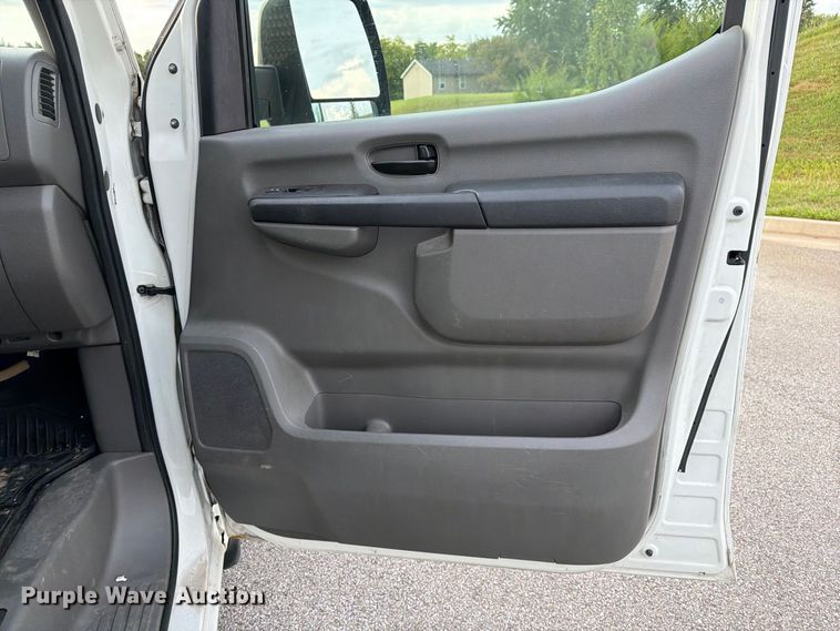 image for item DZ4838 2016 Nissan NV 1500 van
