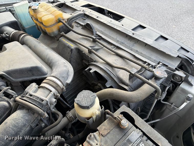 image for item DZ4838 2016 Nissan NV 1500 van