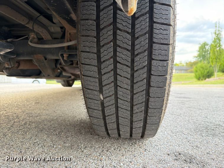image for item DZ4838 2016 Nissan NV 1500 van