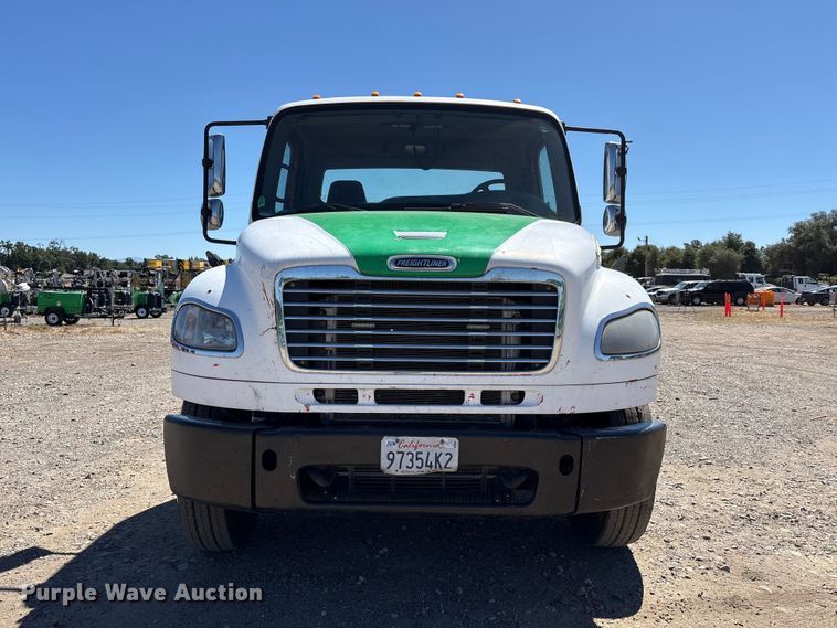 image for item EA0003 2012 Freightliner Business Class M2 truck cab and chassis