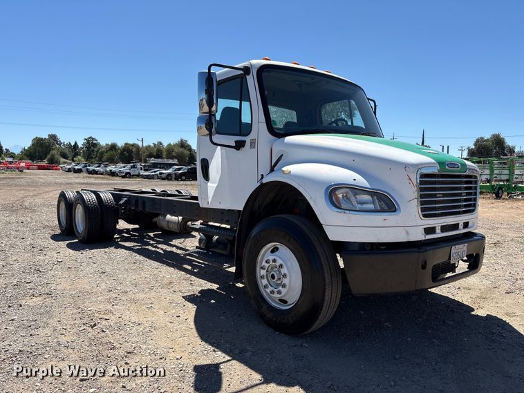 image for item EA0003 2012 Freightliner Business Class M2 truck cab and chassis