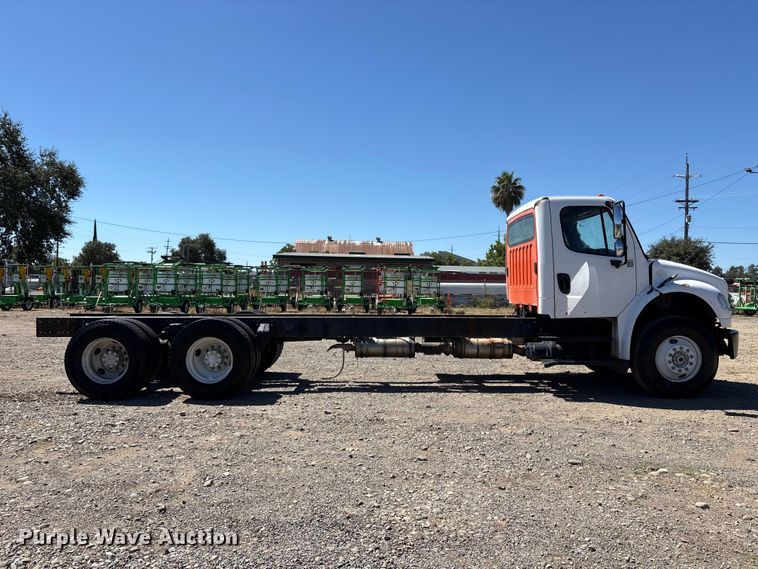 image for item EA0003 2012 Freightliner Business Class M2 truck cab and chassis