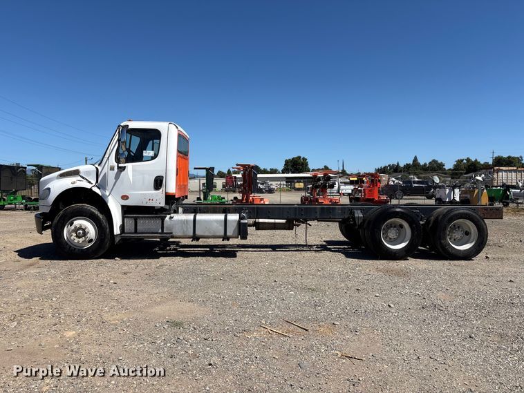 image for item EA0003 2012 Freightliner Business Class M2 truck cab and chassis