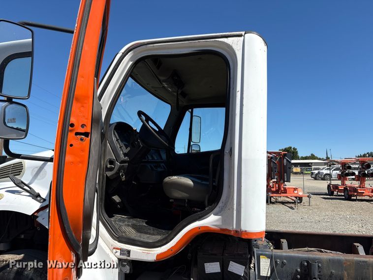 image for item EA0003 2012 Freightliner Business Class M2 truck cab and chassis