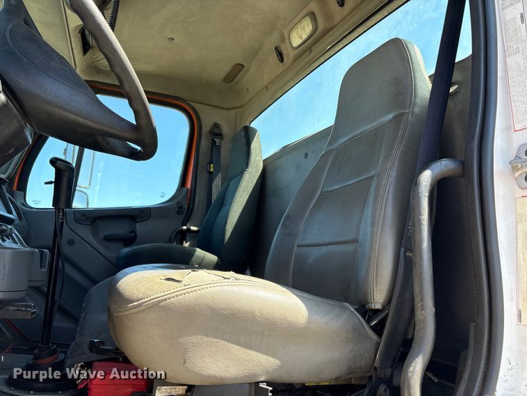 image for item EA0003 2012 Freightliner Business Class M2 truck cab and chassis